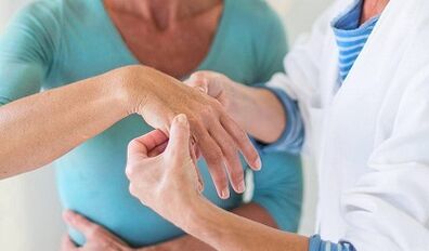 The main difference of arthritis and arthrosis